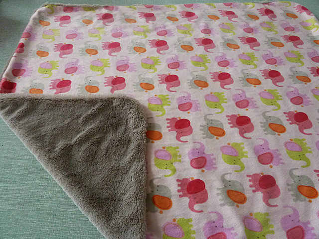 PV Short Plush Blanket - Image 2